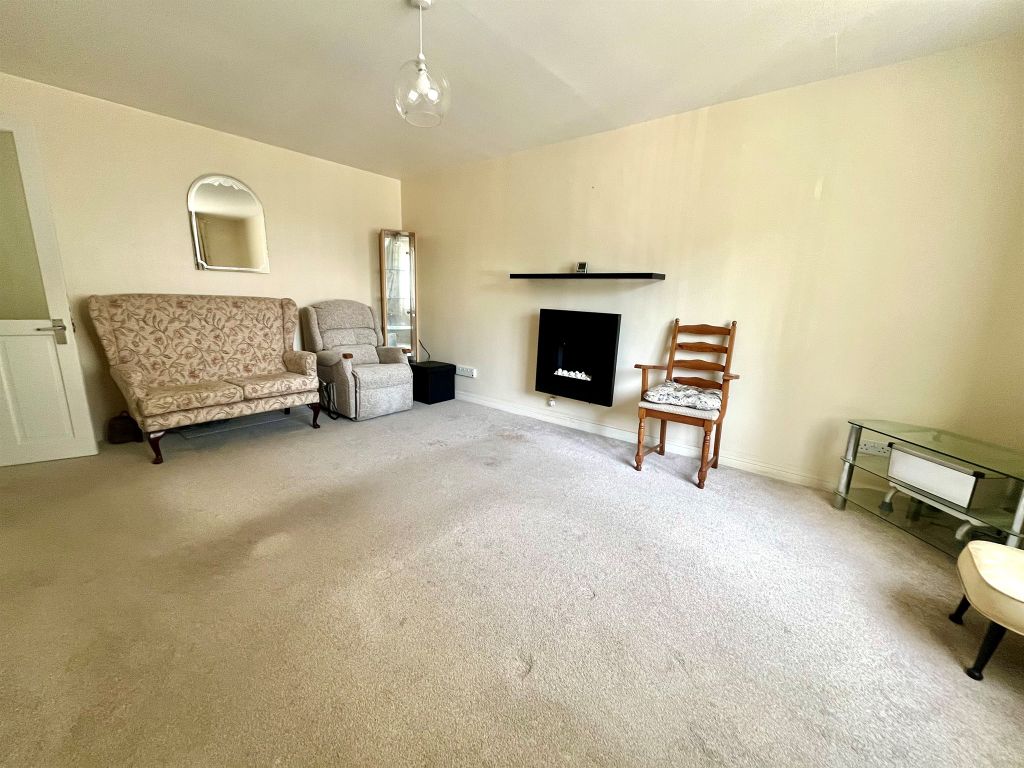 Property photo 2 of 8