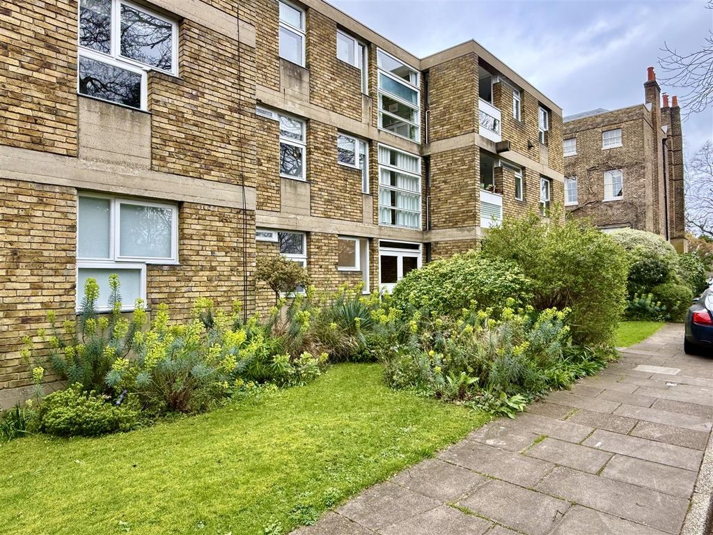 Property photo 1 of 18 Langham House Close