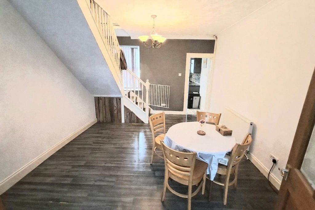 Property photo 3 of 17 Dining Room