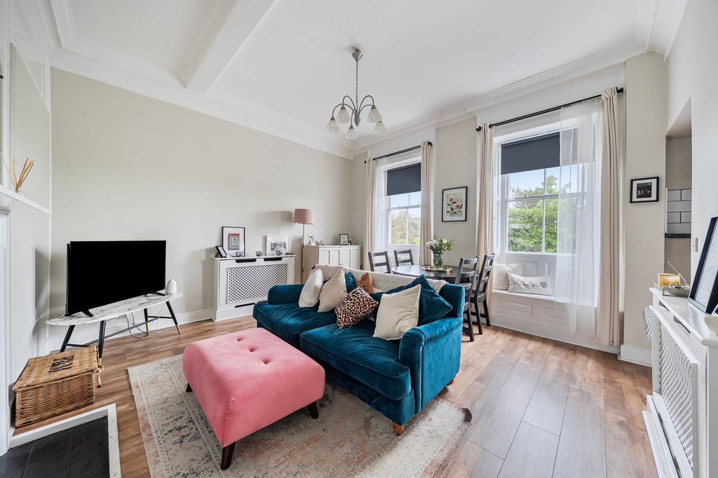 Property photo 2 of 21 Living Room/Dining Room (1)