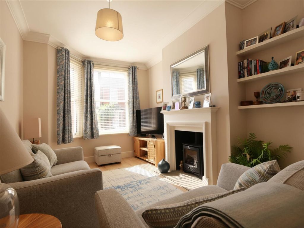 Property photo 2 of 19 Lounge Cg.Png