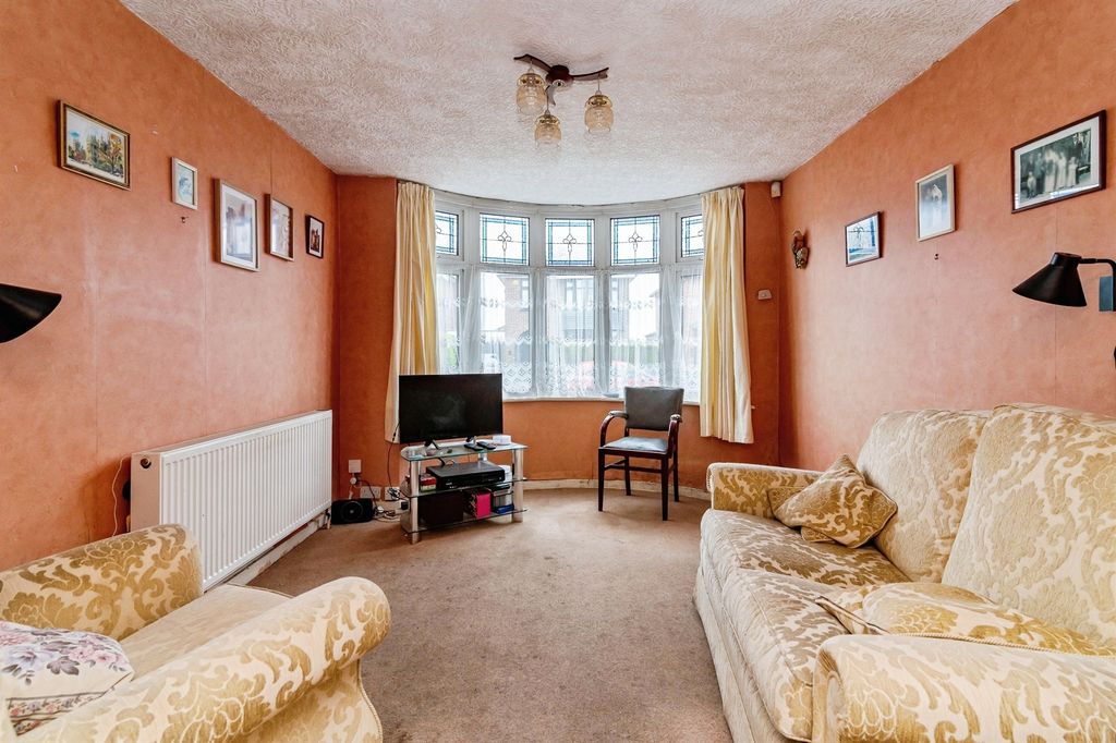 Property photo 3 of 16