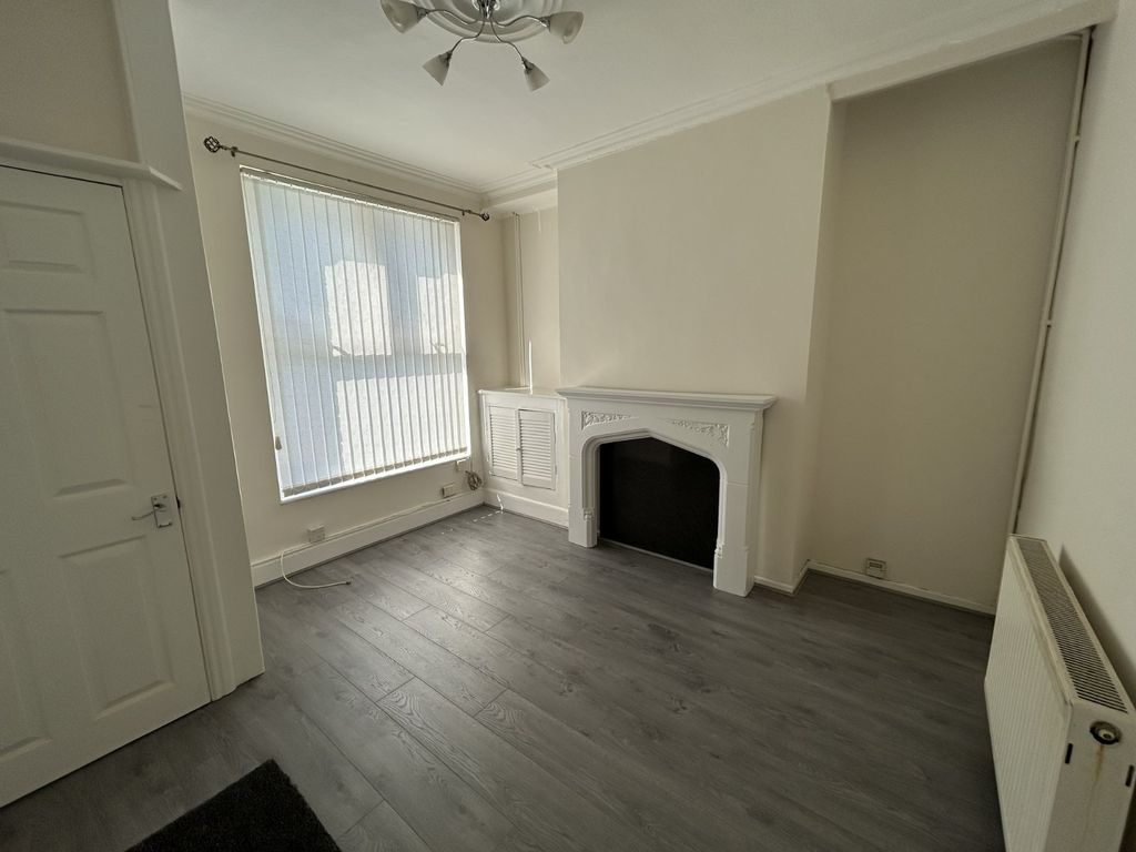 Property photo 3 of 18 Picture No. 02