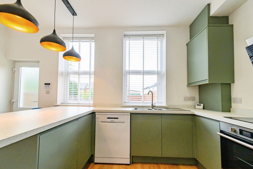 Property photo 3 of 17 Kitchen/Dining Room