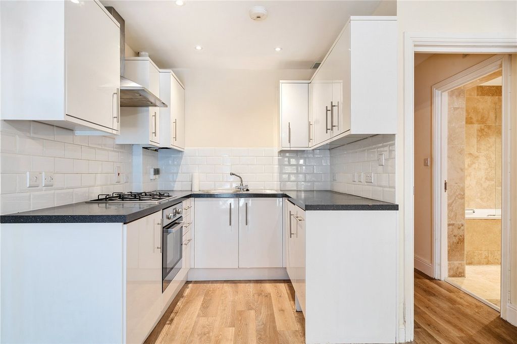 Property photo 2 of 16 Picture No. 06
