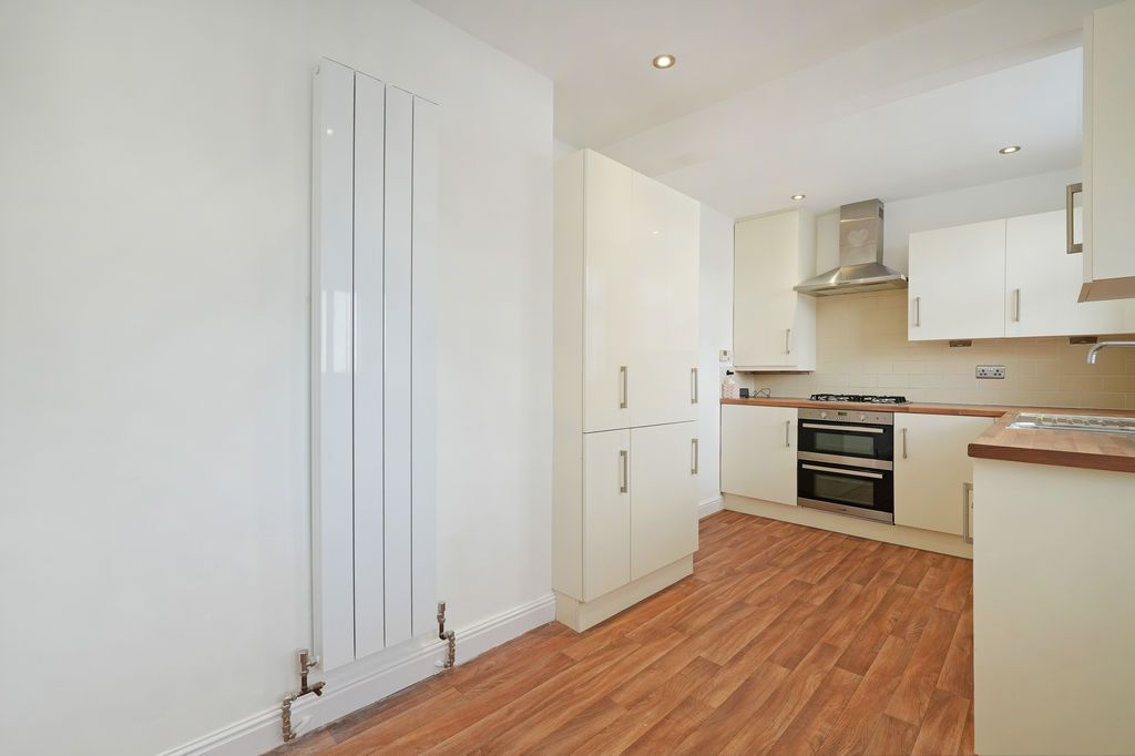 Property photo 3 of 15 Kitchen
