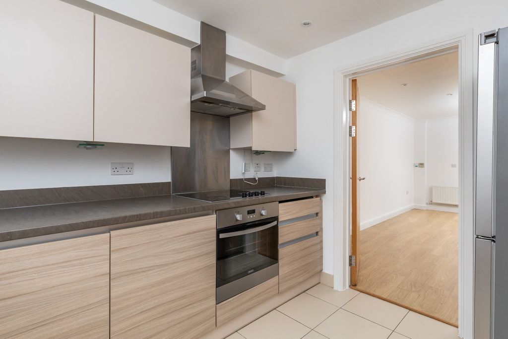 Property photo 3 of 15 4595592