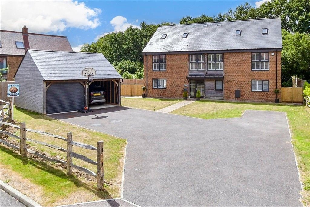 Property photo 3 of 16 External (Web)