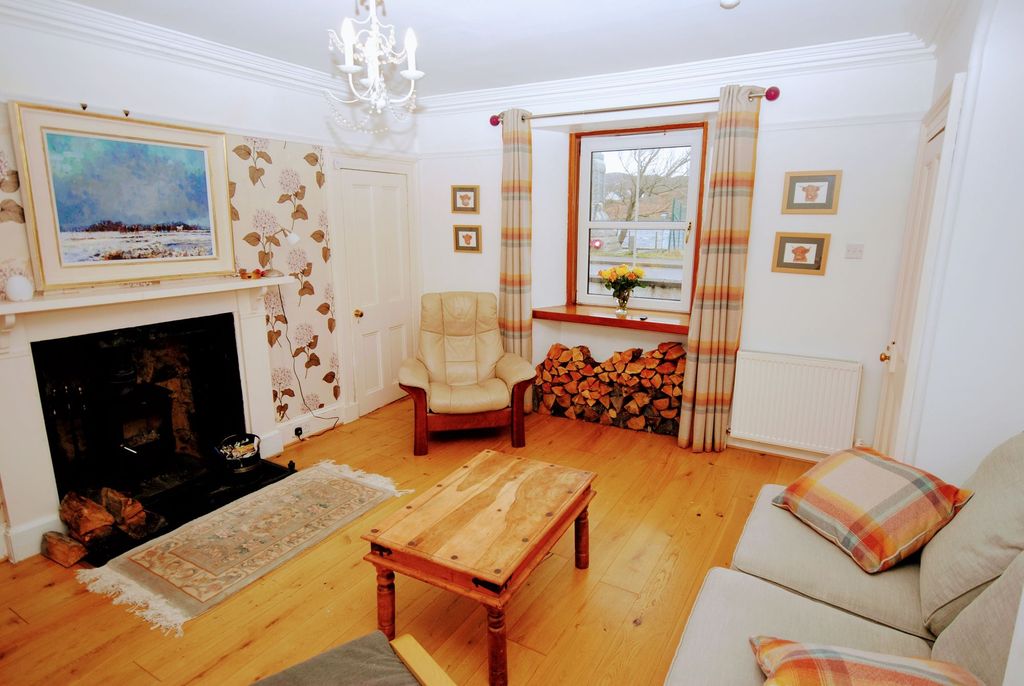 Property photo 2 of 27