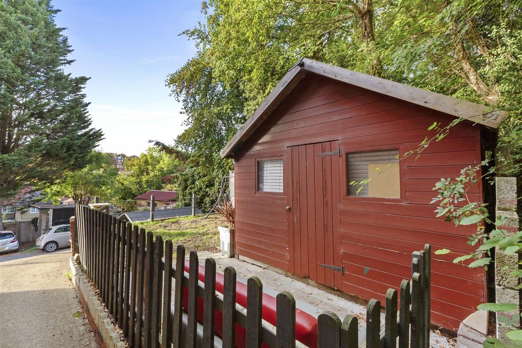 Property photo 2 of 14