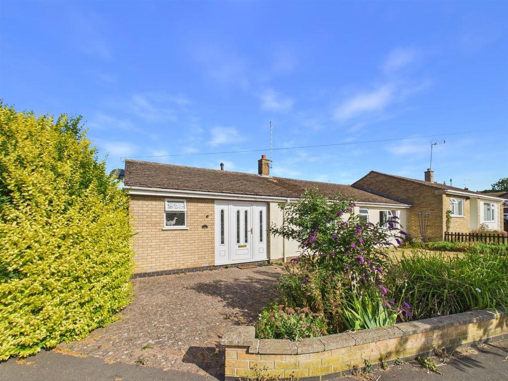 Property photo 1 of 12 Northwick Road, Ketton