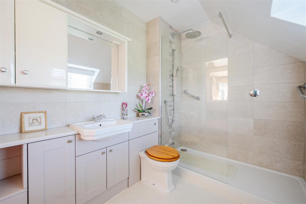 Additional image 16 of 4 bed detached house for saleHeatherdene Avenue, Crowthorne, Berkshire RG45
