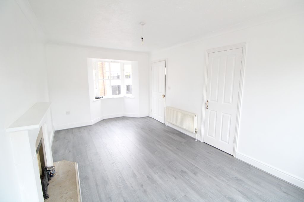 Property photo 3 of 13 Img_9859