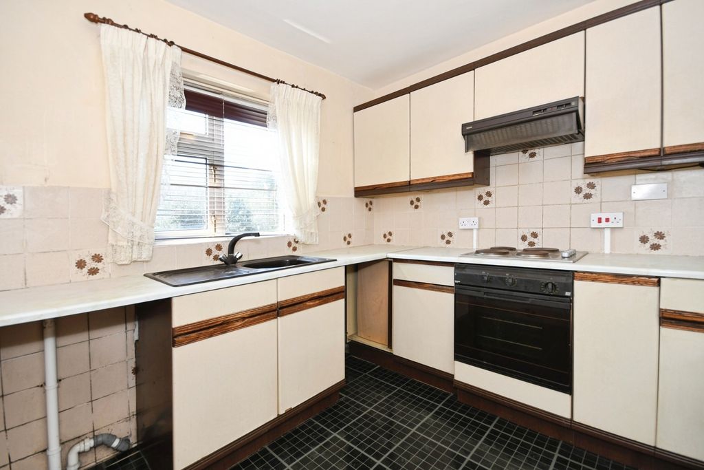 Property photo 3 of 17 Photo