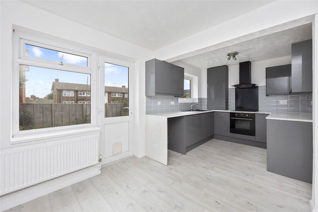 Property photo 2 of 18 Picture No. 19