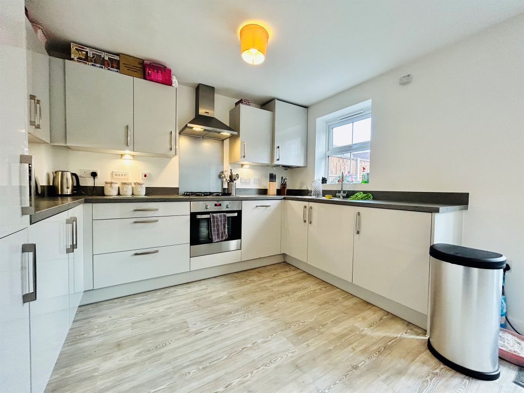Property photo 3 of 13 Kitchen Diner: