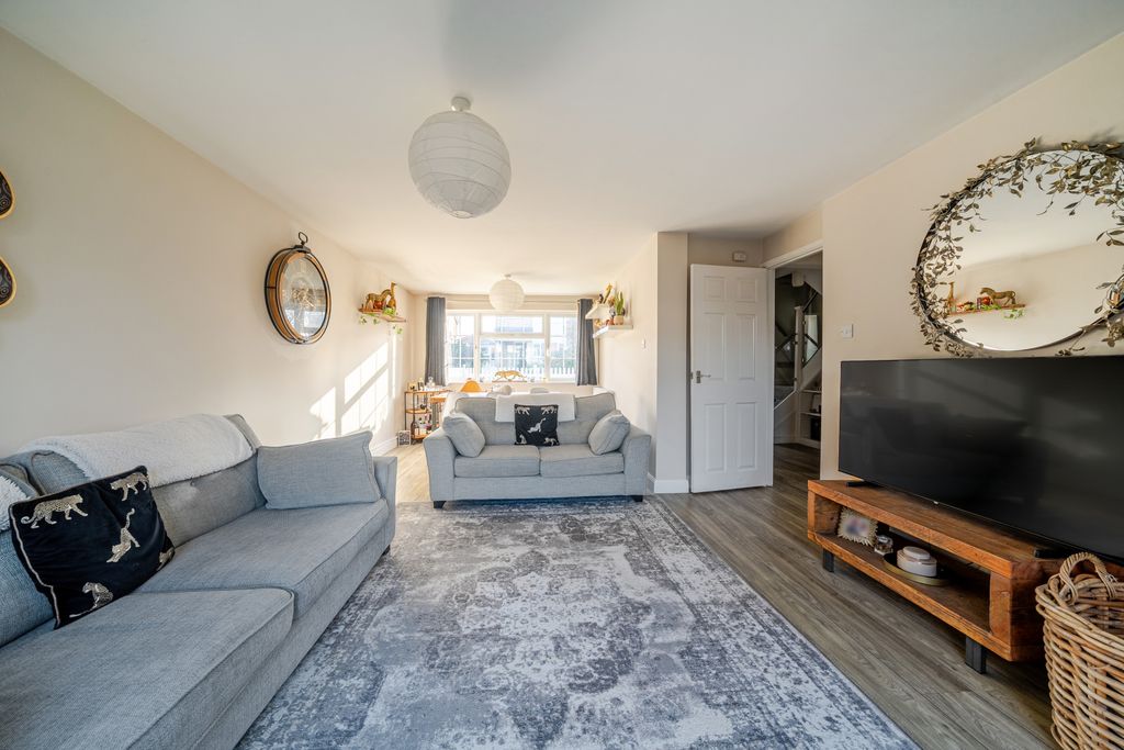 Property photo 3 of 16 Picture No. 27