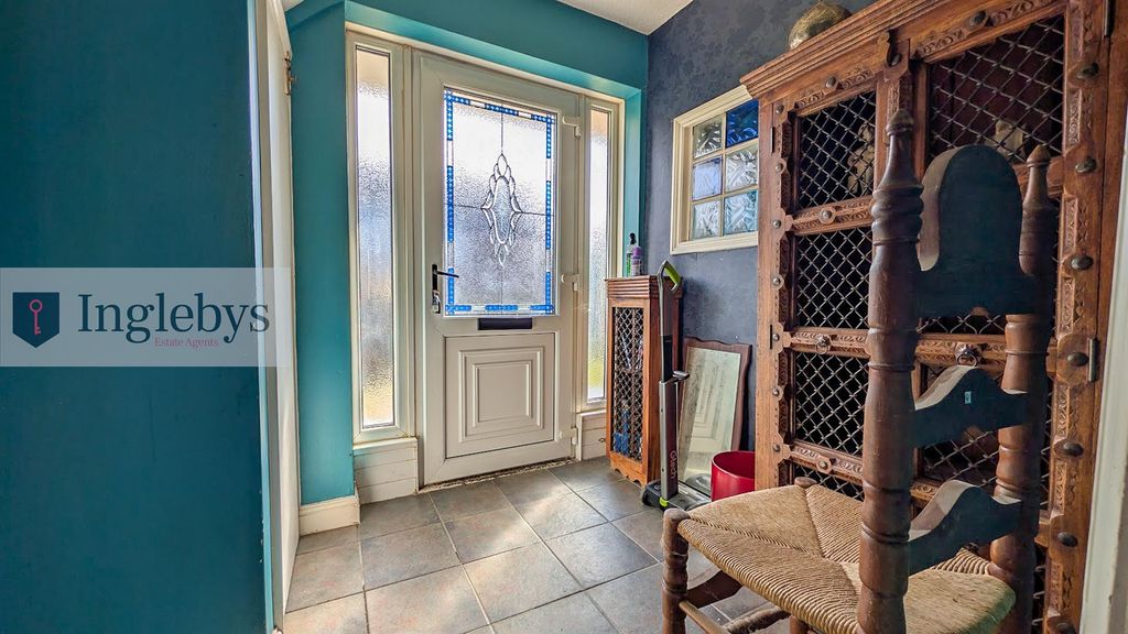Property photo 2 of 24