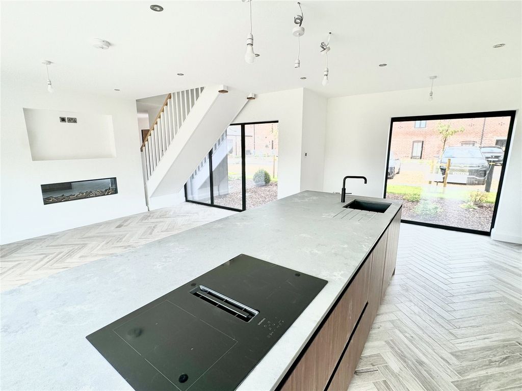 Property photo 2 of 17 Picture No. 06