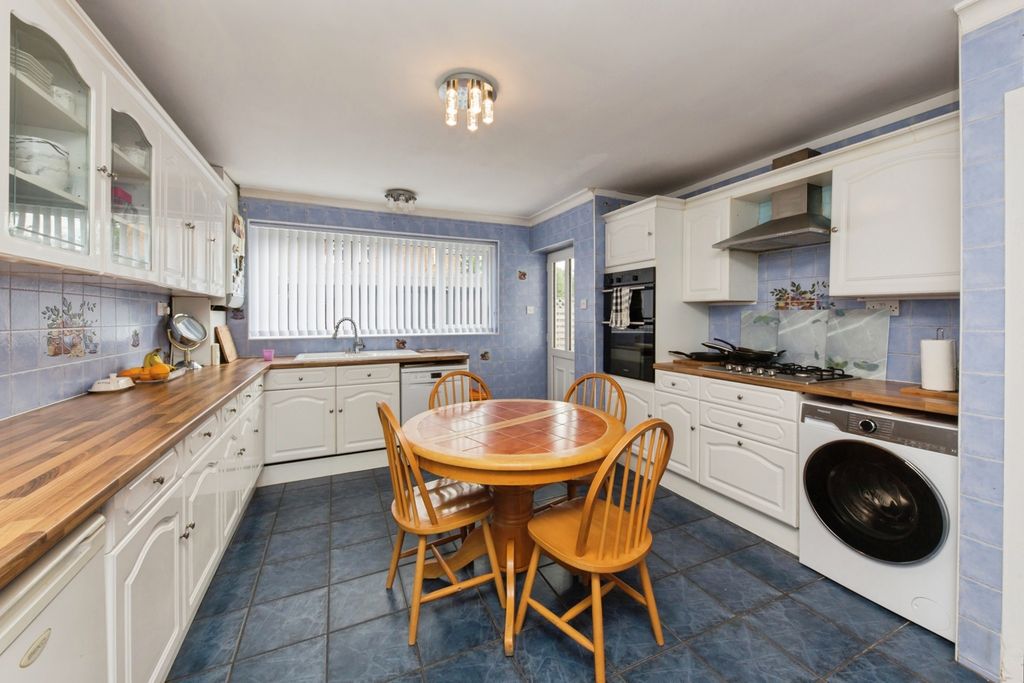 Property photo 3 of 20 Pbox-Img.Jpg