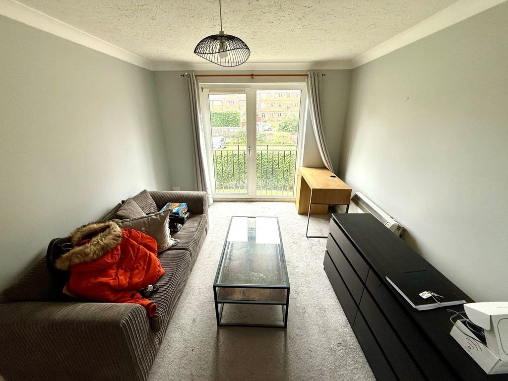 Property photo 3 of 8 Picture No. 13