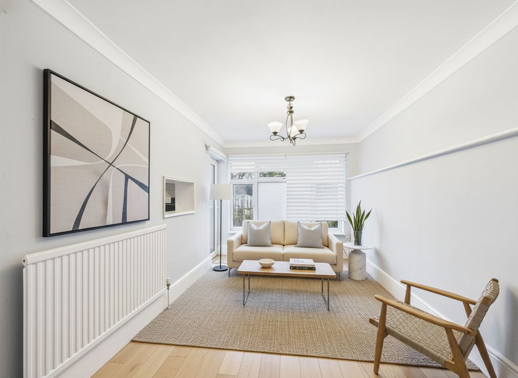 Property photo 3 of 8