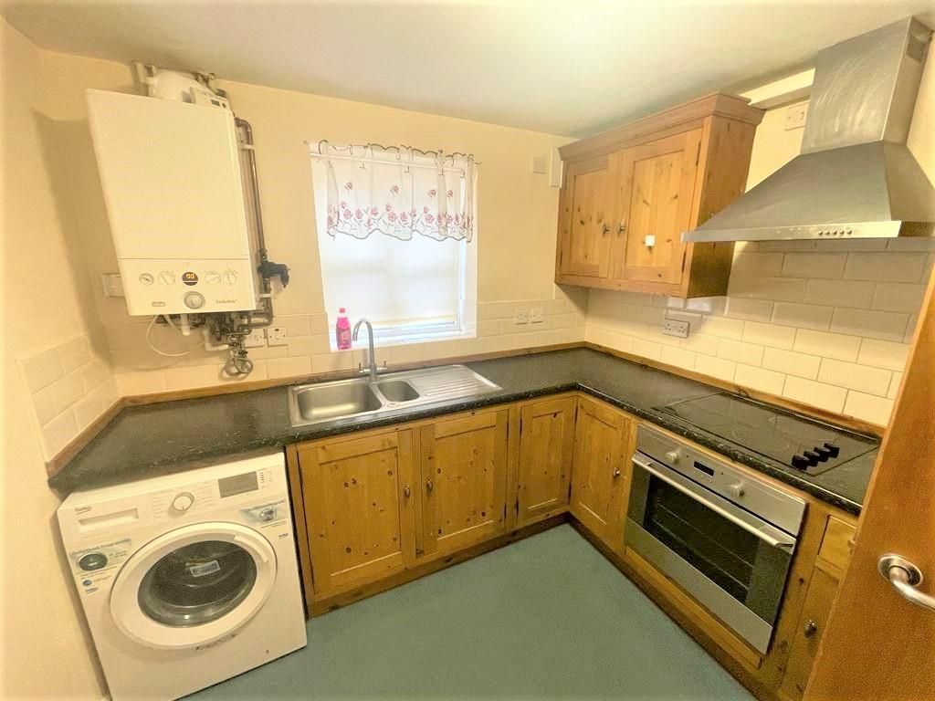 Property photo 3 of 6 Kitchen