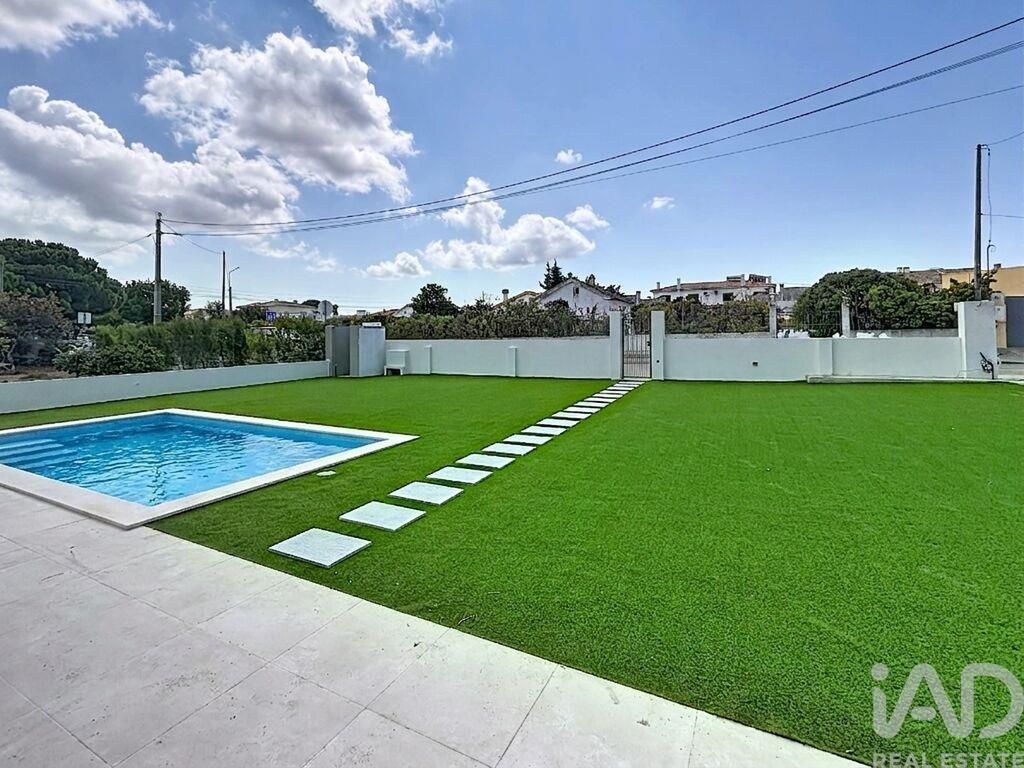 Property photo 2 of 25