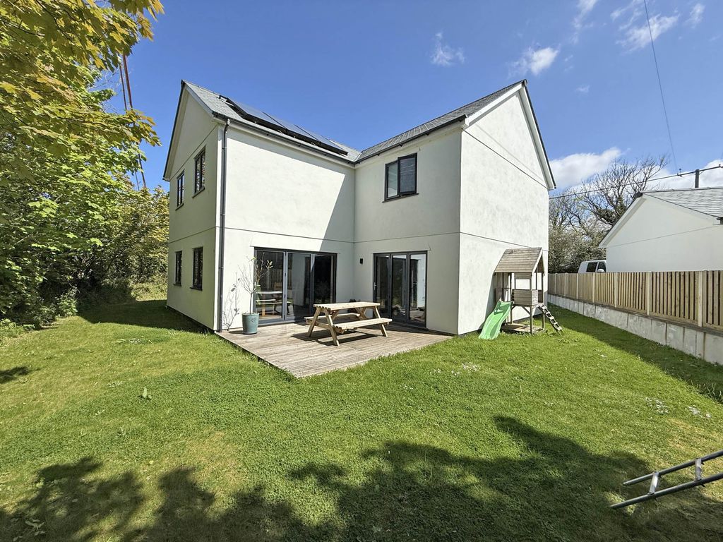 Property photo 3 of 18 Photo 3