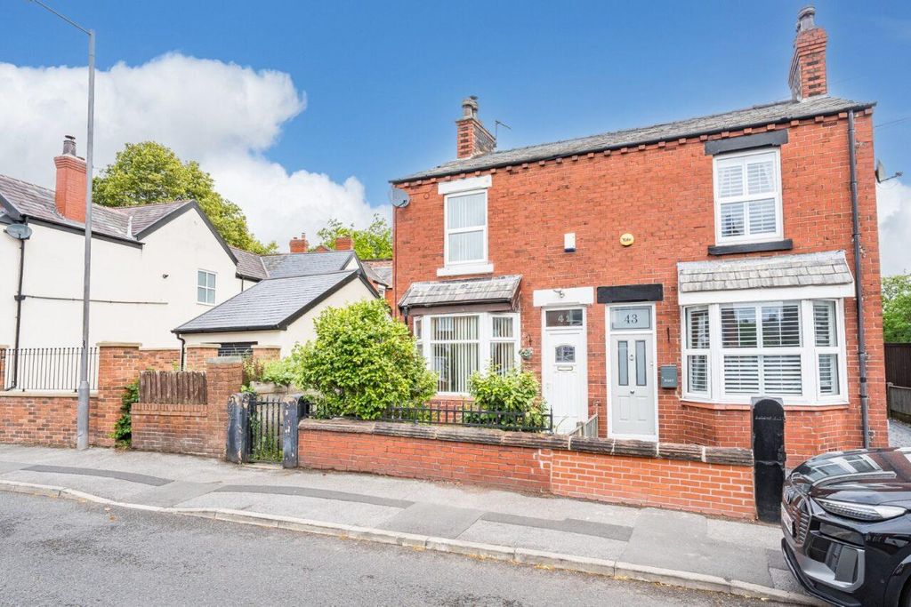 Property photo 1 of 16 41 Old Lane External.Jpg