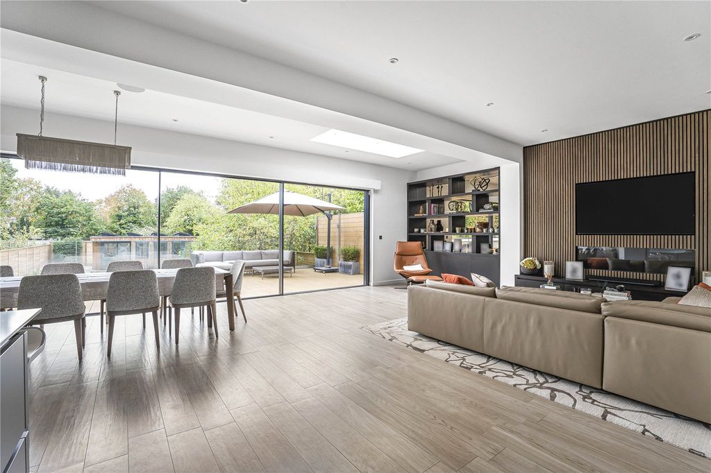 Property photo 1 of 22 Kitchen/Dining Room