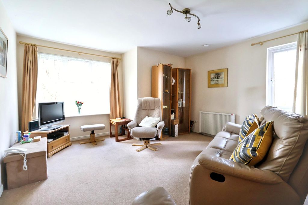 Property photo 2 of 17 Picture No. 01