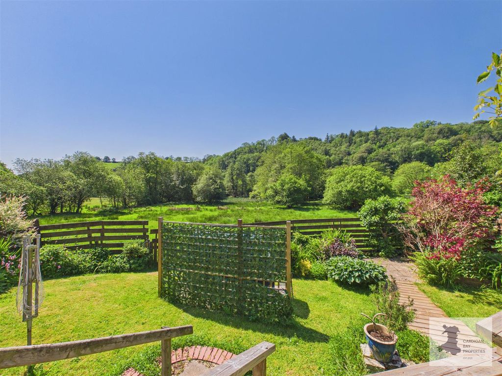 Property photo 3 of 40 Garden And Views