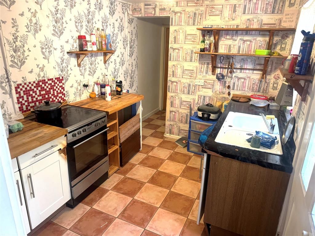 Property photo 2 of 4 Kitchen