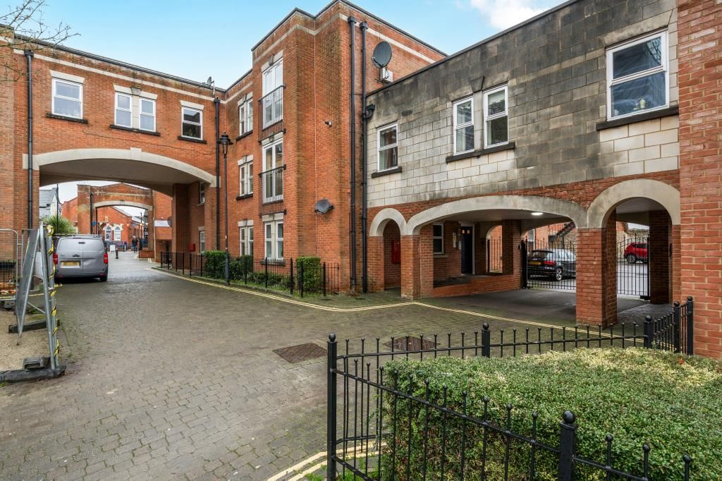 Property photo 1 of 20 External Front