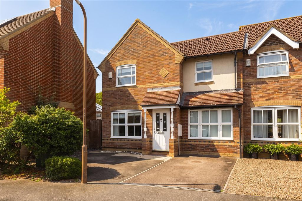 Property photo 1 of 25 24Bluebell01.Jpg