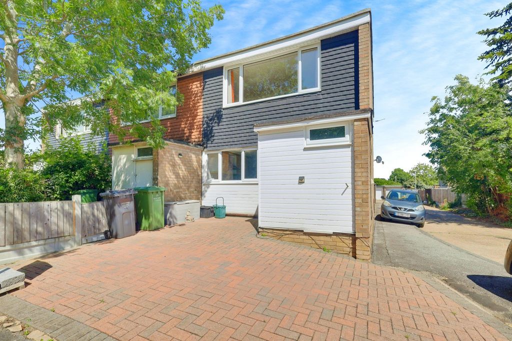 Property photo 2 of 18