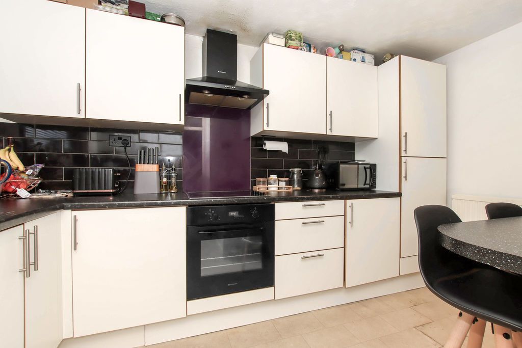 Property photo 2 of 12 Photo 5