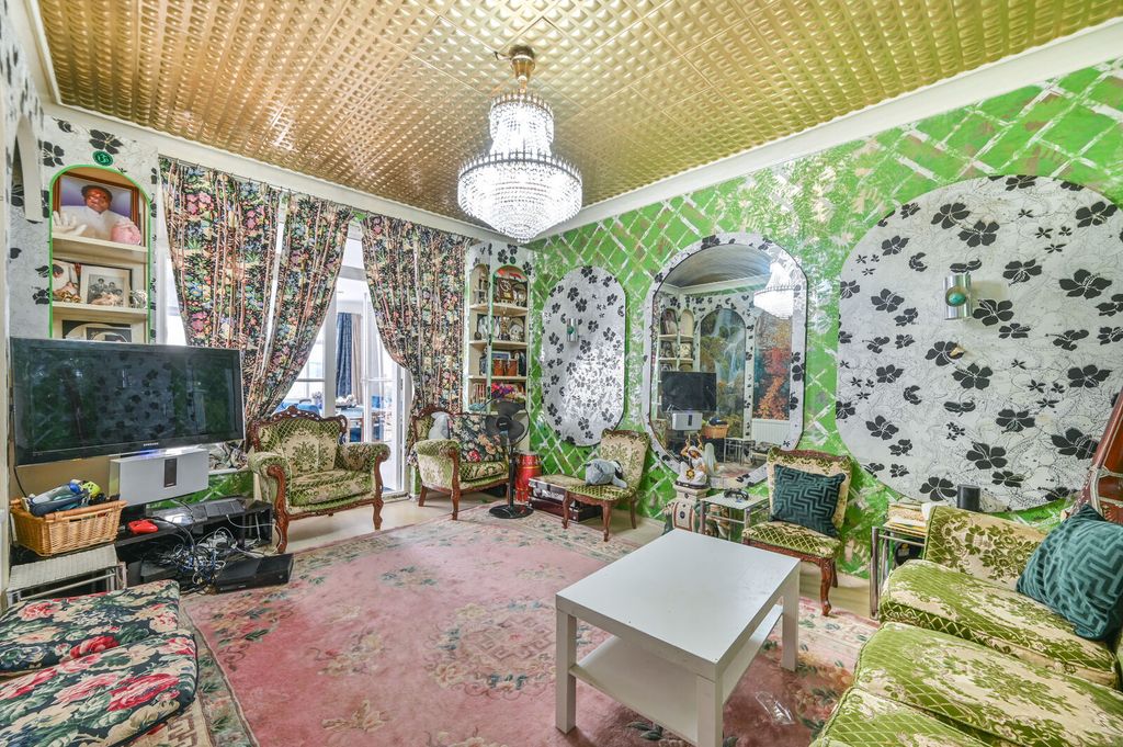 Property photo 1 of 16