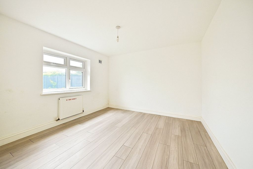 Property photo 3 of 13 Picture No. 26