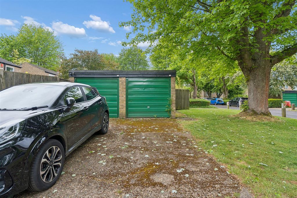 Property photo 2 of 14 Garage/Drive