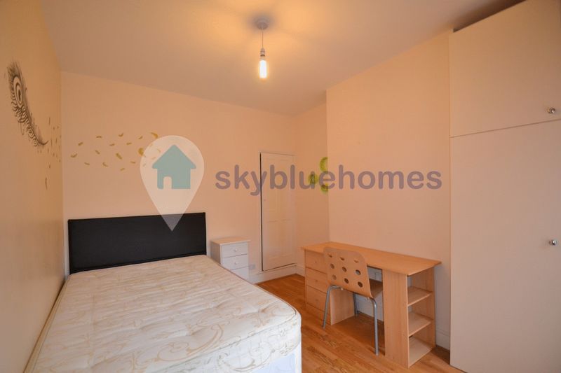 Property photo 1 of 7 Photo 7