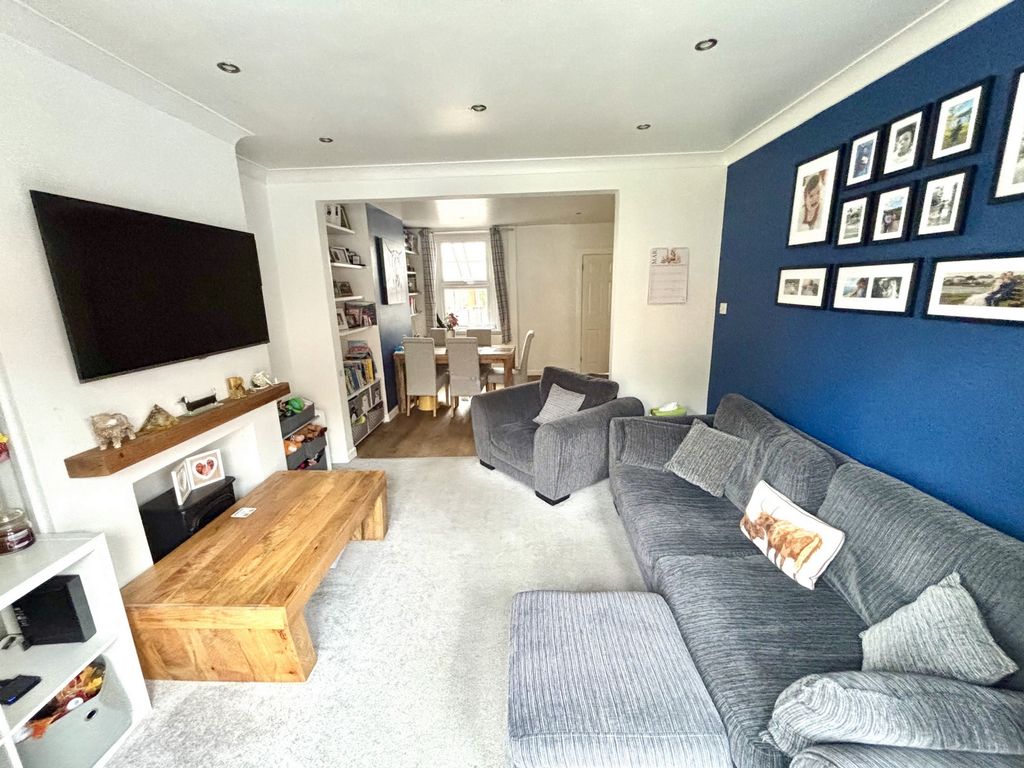 Property photo 2 of 15 Photo 6