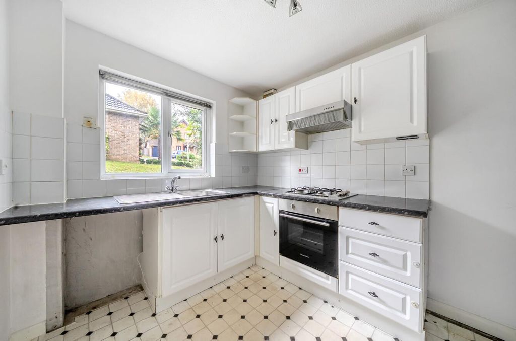 Property photo 3 of 16 1375873-11-6908Afe920B5E.Jpg