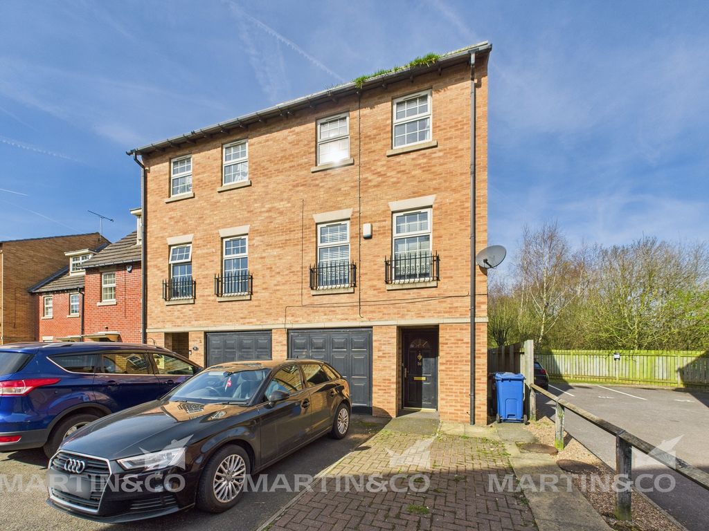 Property photo 1 of 19 Cam02406G0-Pr0435-Still023