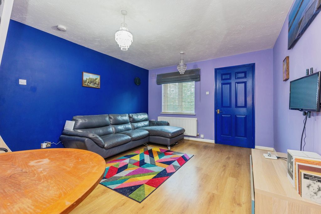 Property photo 2 of 13