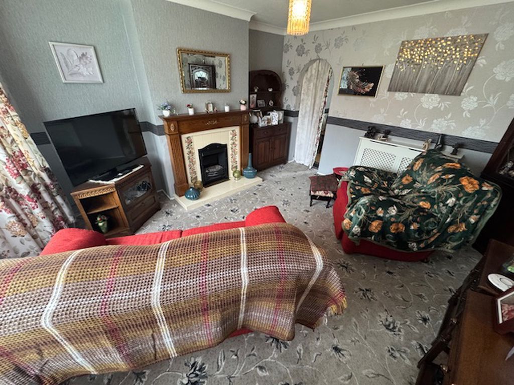 Property photo 2 of 20 Lounge