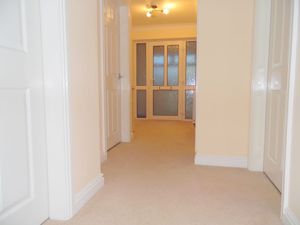 Property photo 3 of 33 Hallway