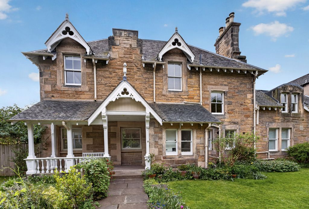 Property photo 1 of 33