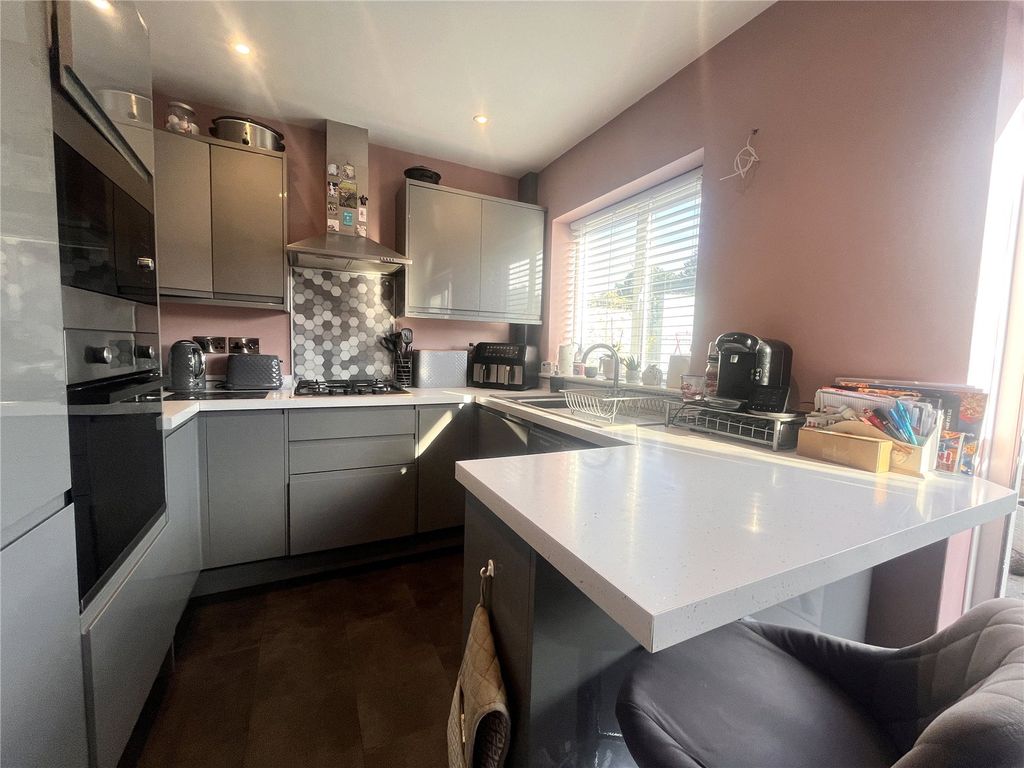 Property photo 2 of 12 Picture No. 07